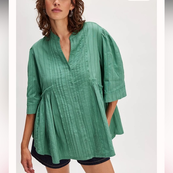 We The Free Tops - NWT We The Free Willow Button Down Top-Bottle Green